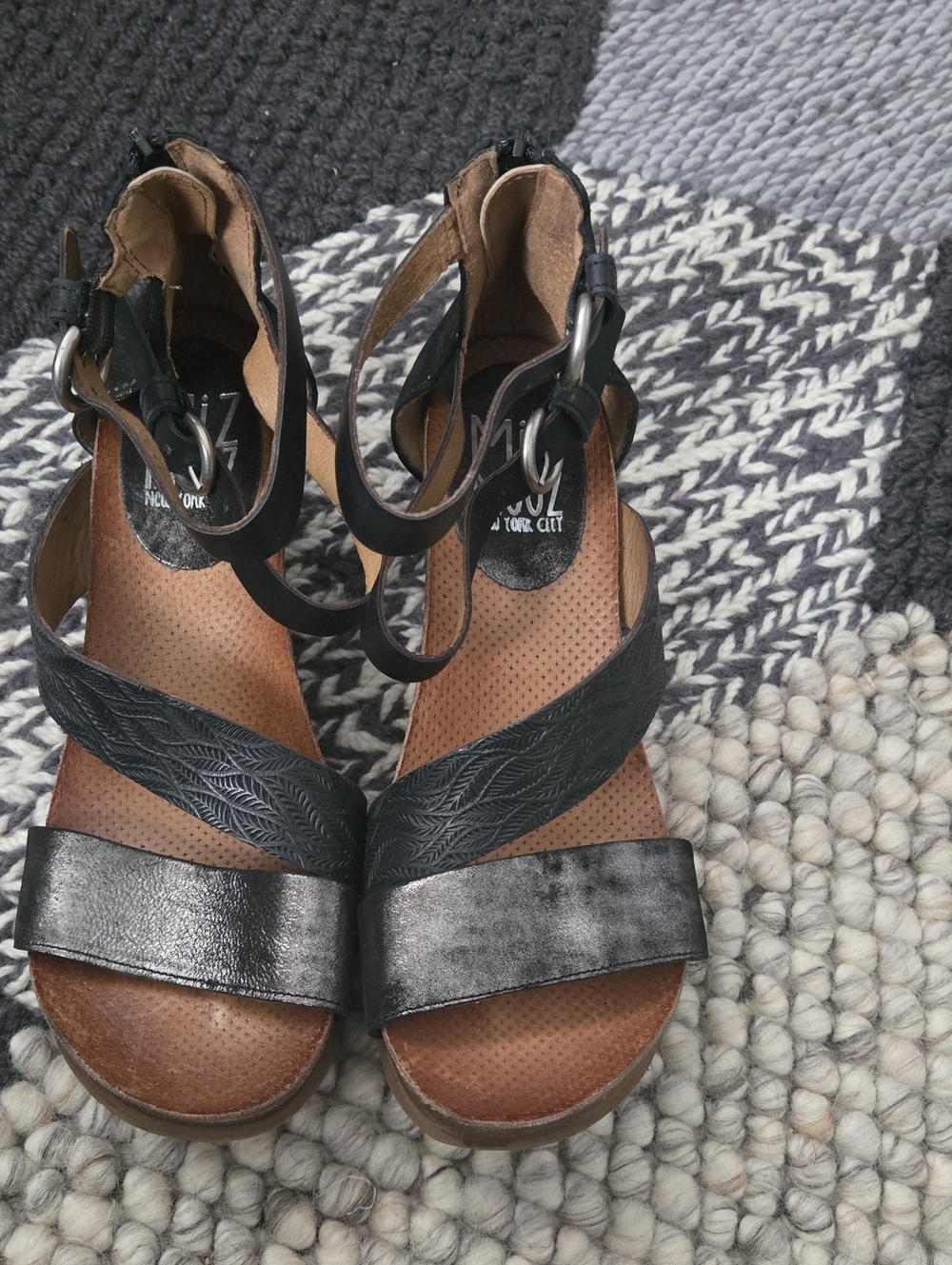 MIZ MOOZ LEATHER SANDALS 9.5 - Picture 2 of 5